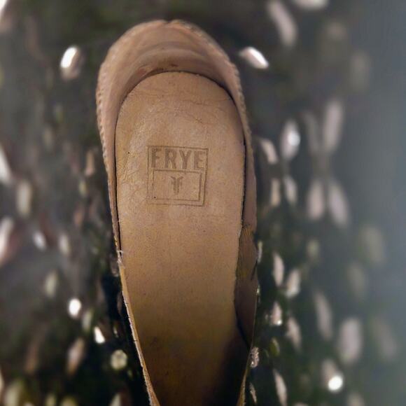 Frye Womens Black Leather Courtney Overlay Studded Laser Cut Ankle Boots 7 - Picture 8 of 11